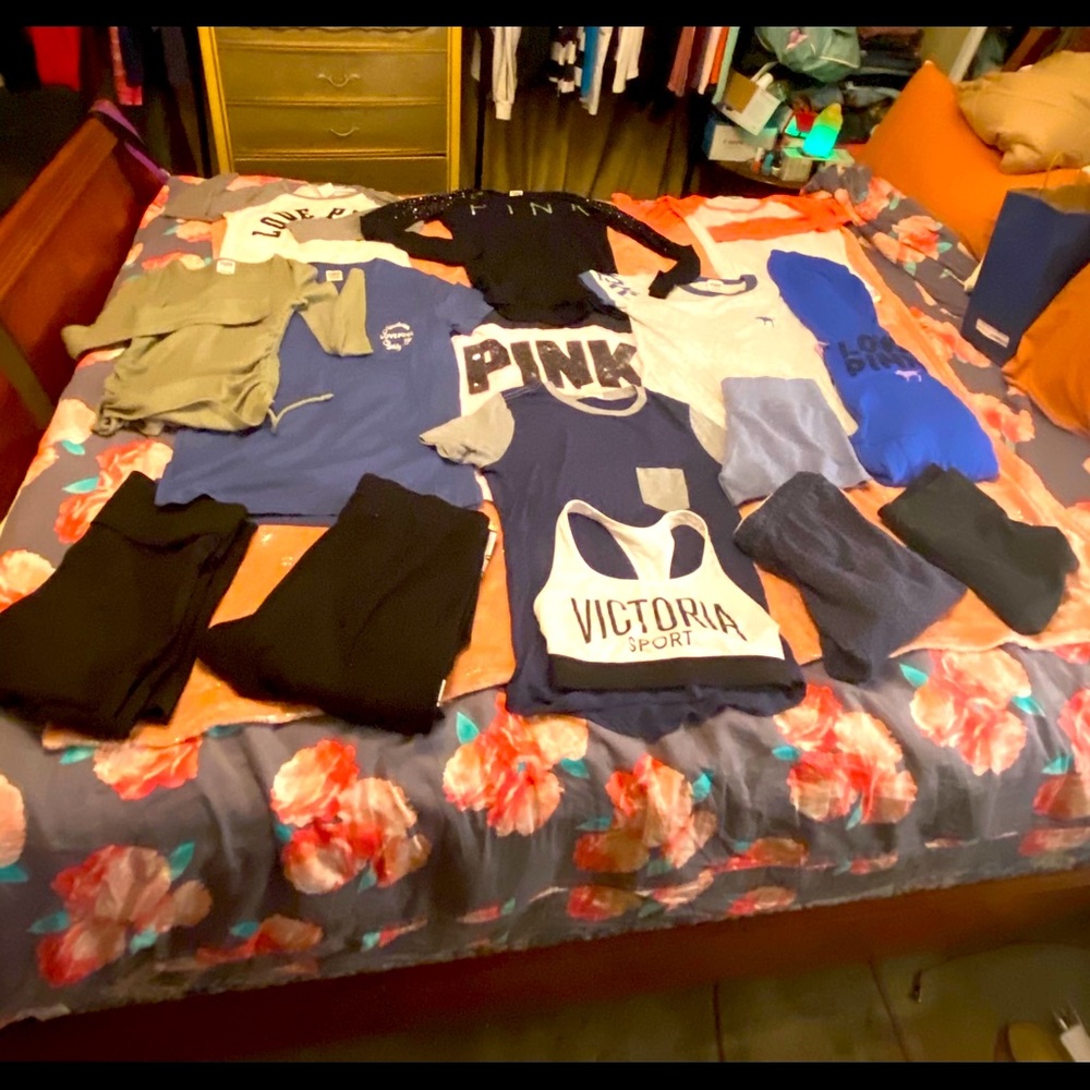 SOLD!! SOLD! SolOLD! NWOT AND EUC PINK VS BUNDLE